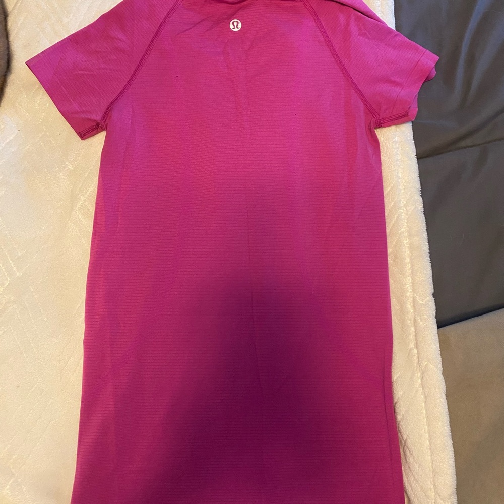 lululemon athletica Short Sleeve Tee in Magenta